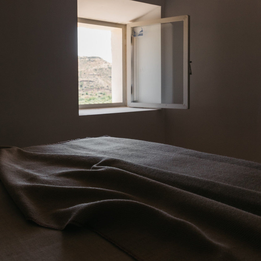 ABBATTE - LUXURY HANDCRAFTED TEXTIL PIECES FROM SPAIN