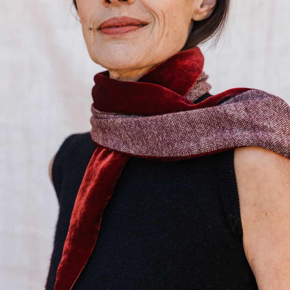 Cuello de cashmere y terciopelo realizado a mano por ÁBBATTE