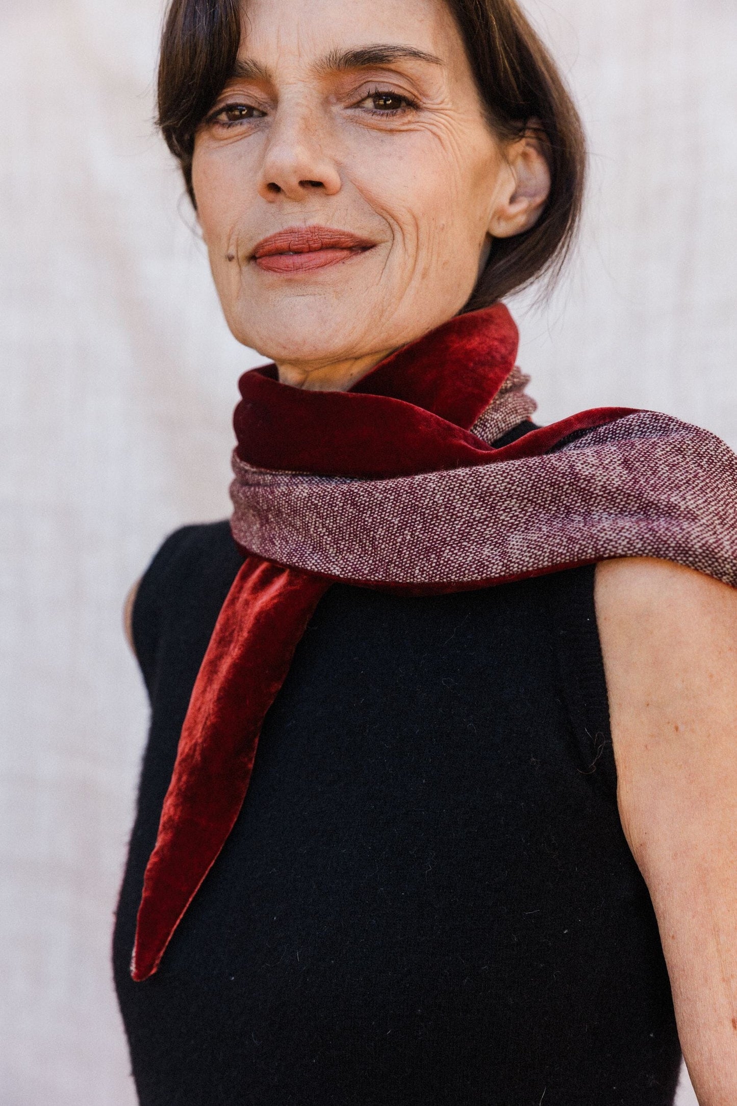 Cuello de cashmere y terciopelo realizado a mano por ÁBBATTE
