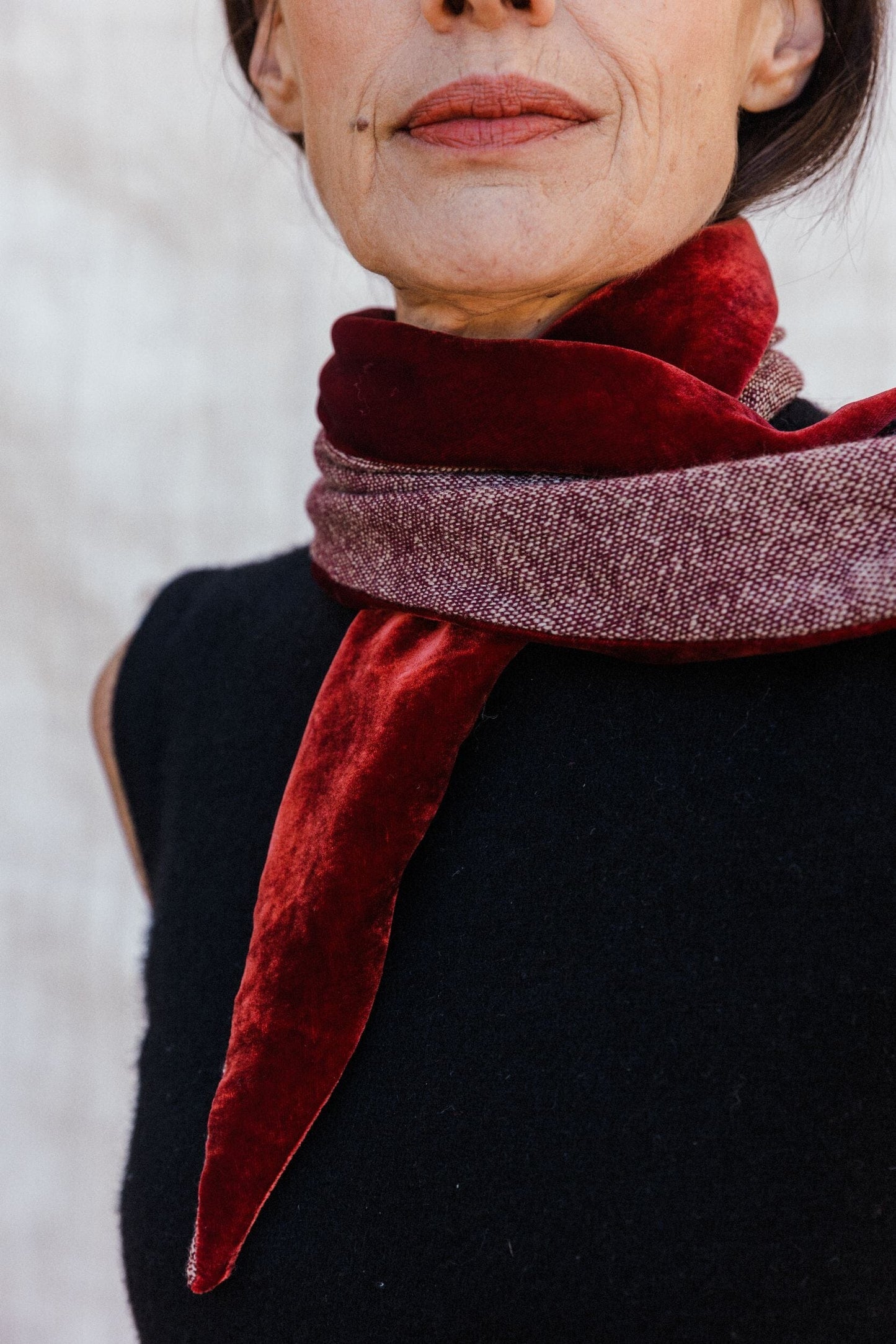 Cuello de cashmere y terciopelo realizado a mano por ÁBBATTE