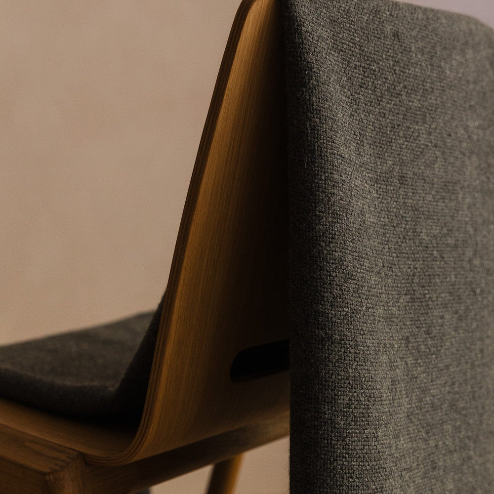 
                  
                    Manta de alpaca antracita
                  
                