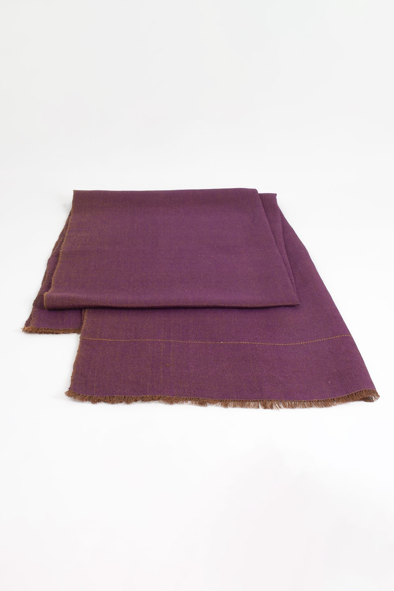 Mantón de lino con raya fina hecho artesanalmente en España por ÁBBATTE