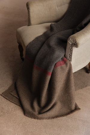 abbatte-pie-de-cama-de-alpaca-tabaco-gris-marengo