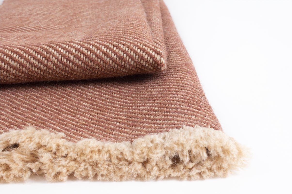 Bufanda en espiga artesanal de alpaca 100% y con tintes naturales. De ÁBBATTE