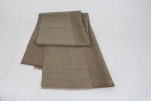 Chal de Alpaca arena, tabaco y verde caza con tintes naturales