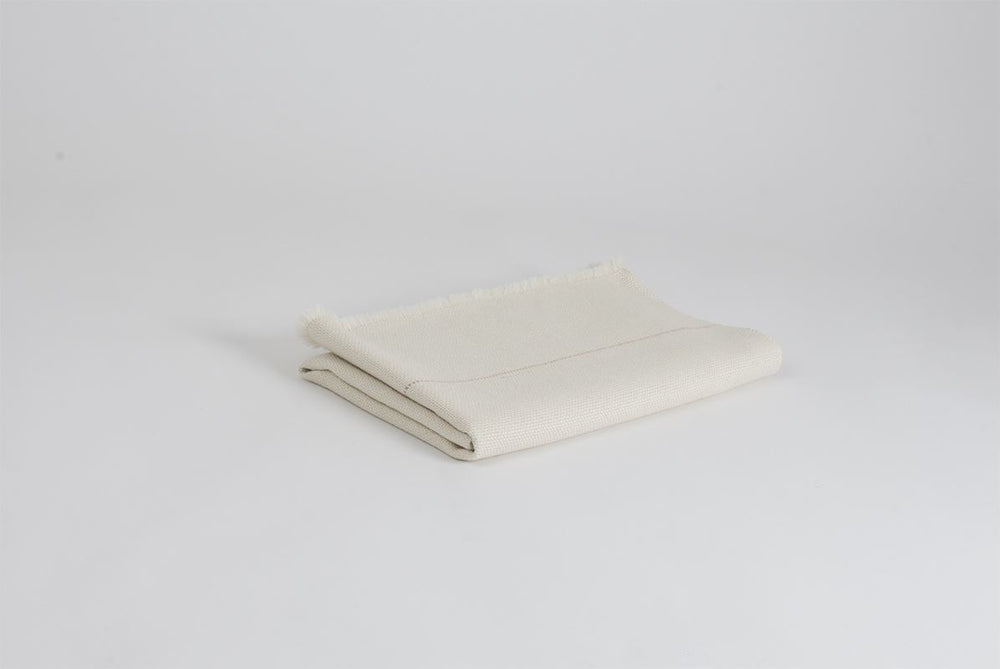 
                  
                    Manta bebé de Alpaca Baby con Seda blanca
                  
                