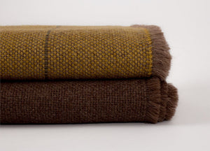 Manta de Alpaca amarillo-mostaza, teñida con tintes naturales
