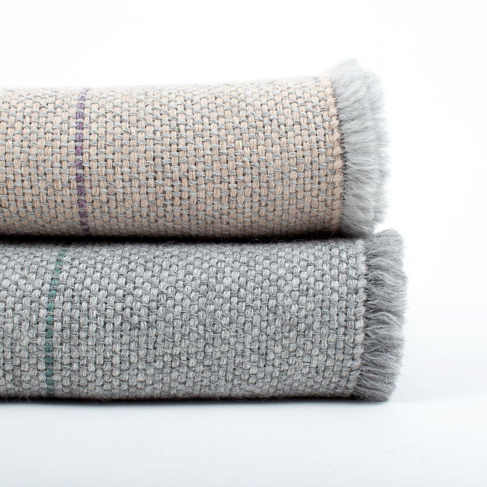 
                  
                    Manta de Alpaca gris niebla y nuez tostada
                  
                