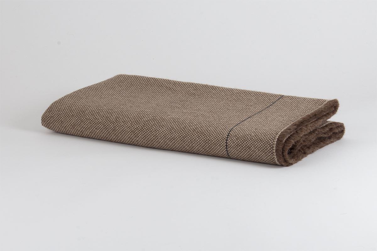 Manta de Alpaca nuez tostada con tabaco