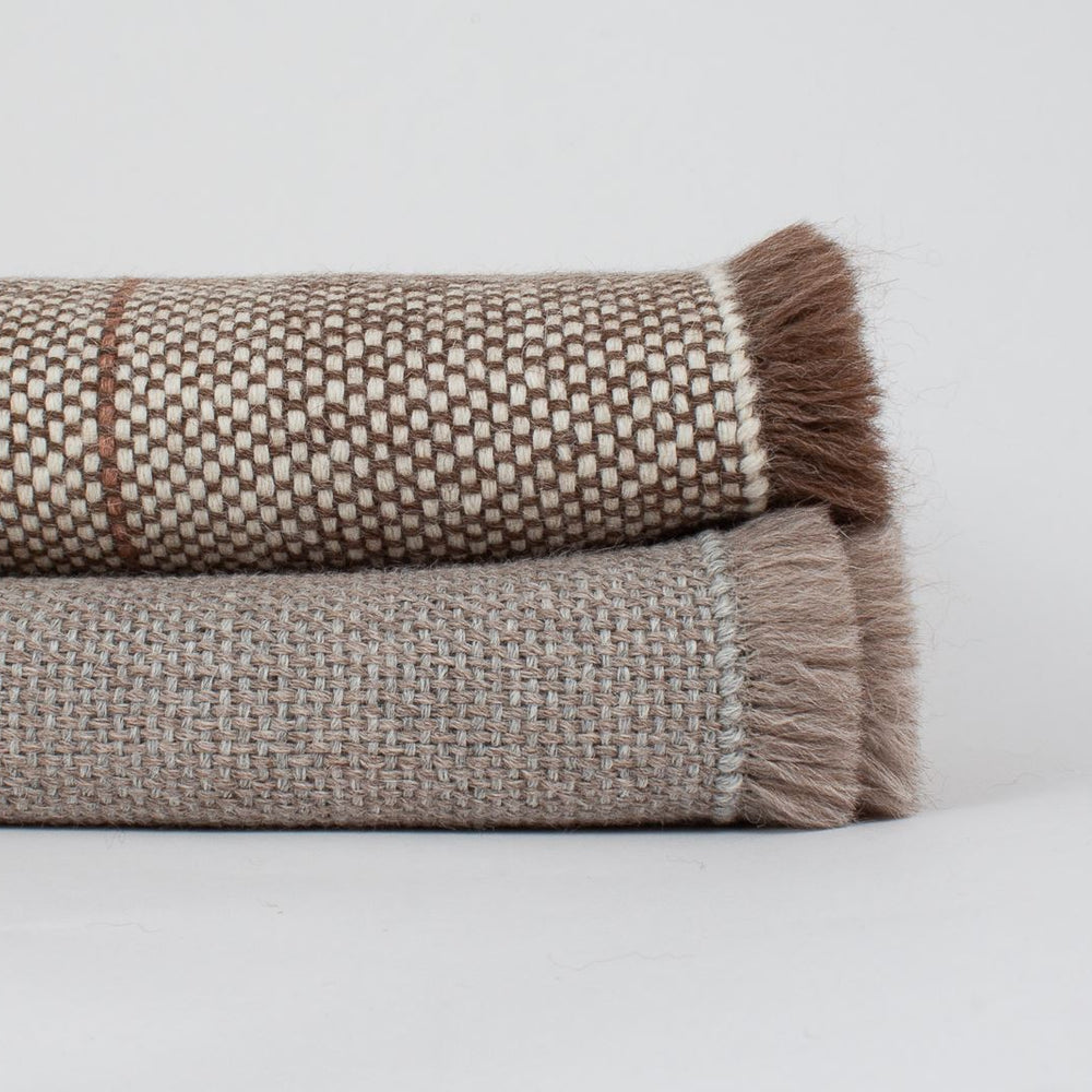 Manta de Alpaca tabaco y cruda