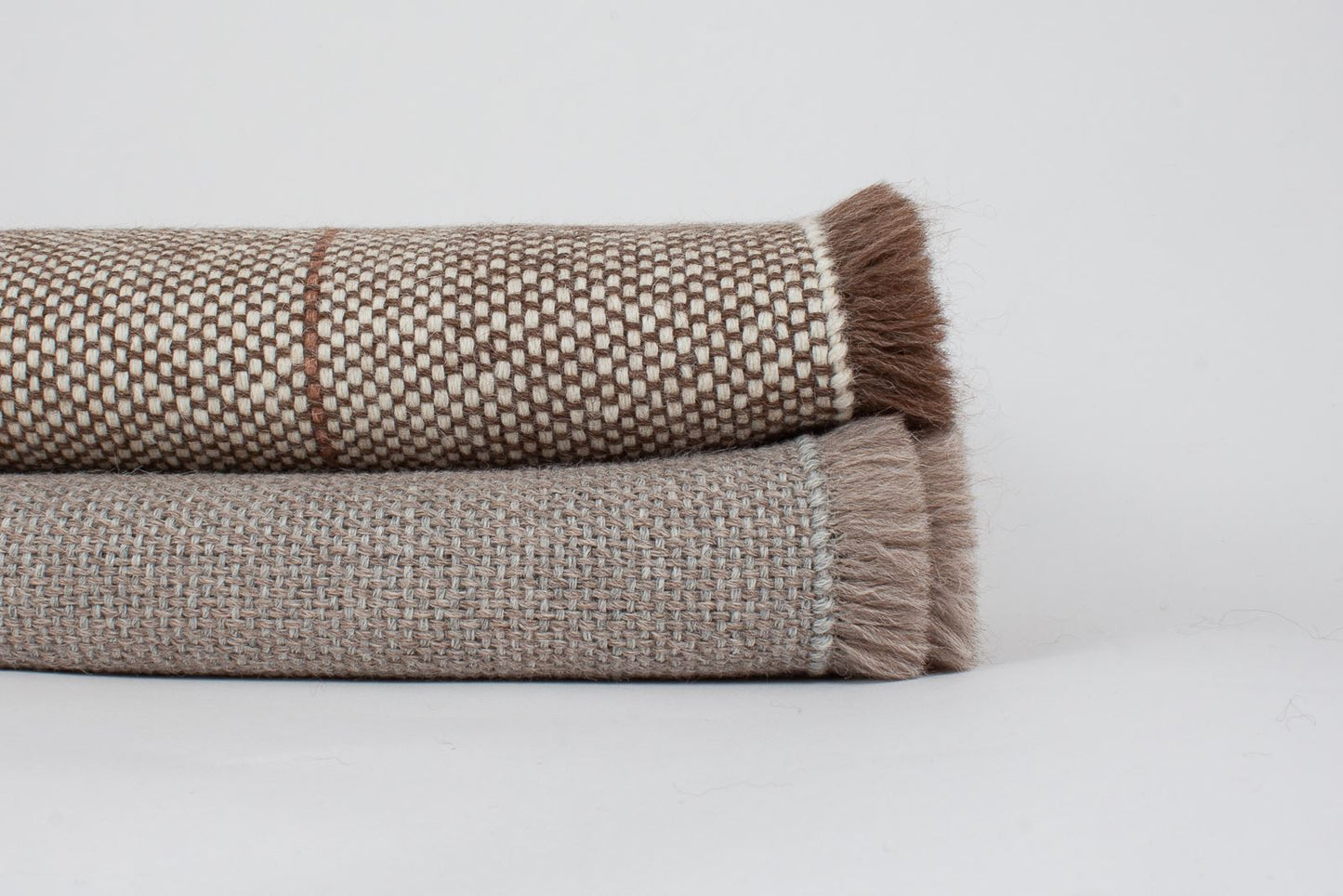 Manta de Alpaca tabaco y cruda