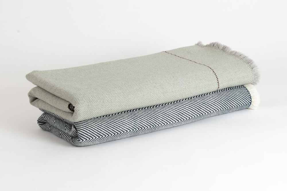 
                  
                    Manta de Lana Merino verde claro con Alpaca
                  
                