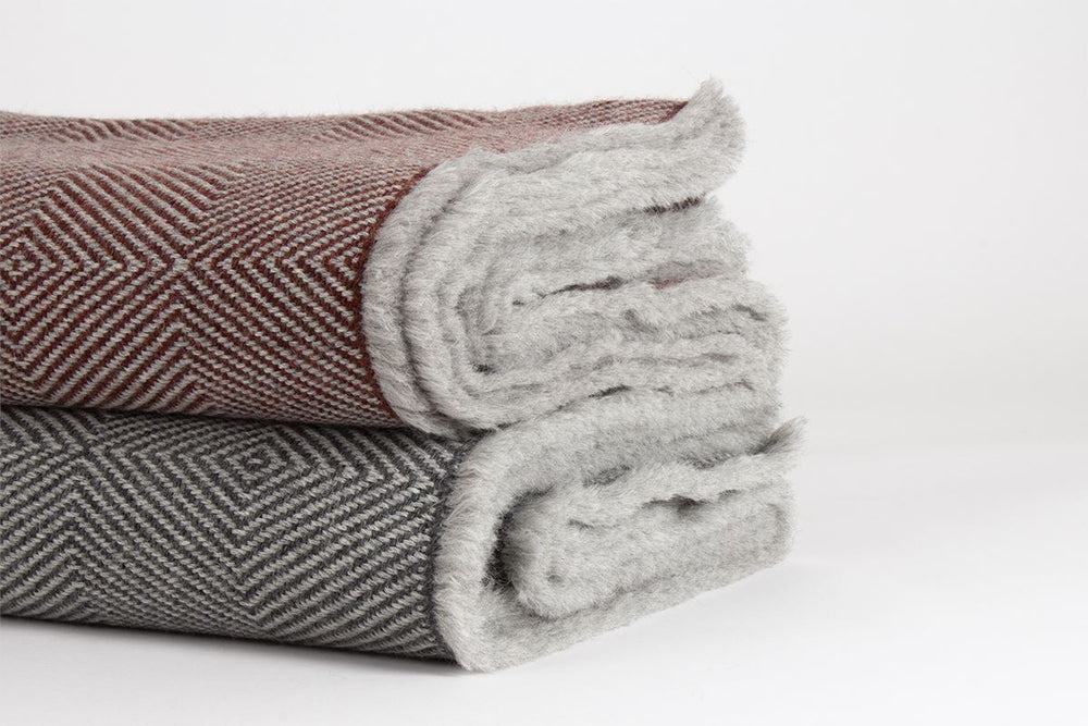 
                  
                    Manta en Ojo de Ganso de Alpaca caldero
                  
                