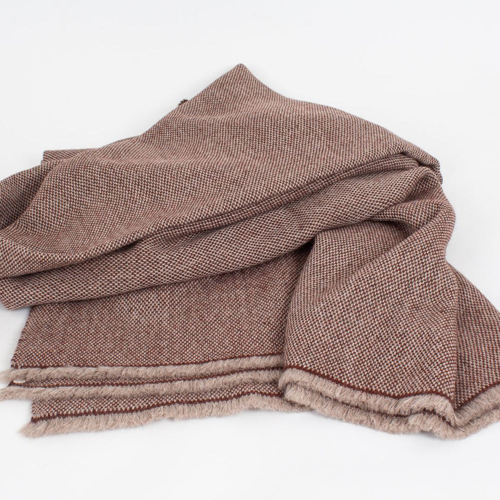 Manta ligera de Alpaca arena y caldero