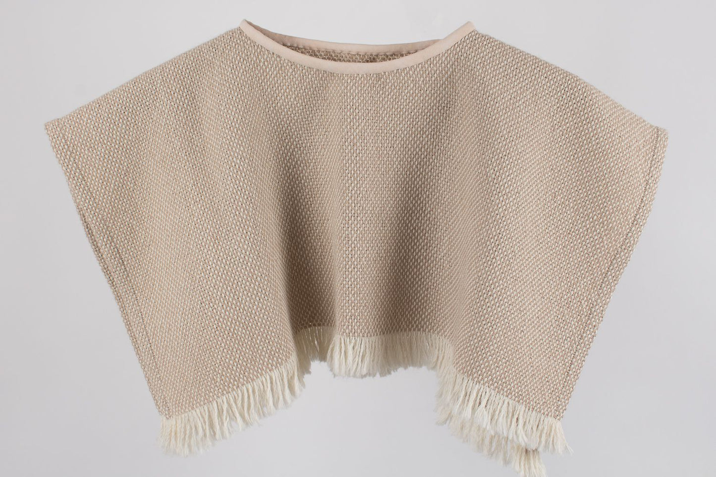 Ruana bebé con Alpaca nuez y blanca