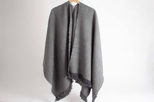 Ruana de Alpaca gris marengo y gris niebla